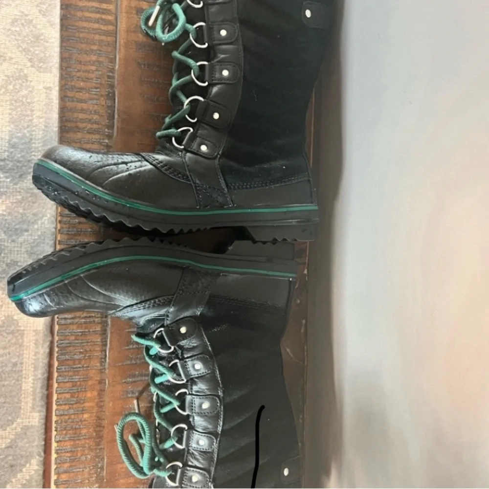 Sorel boots‎